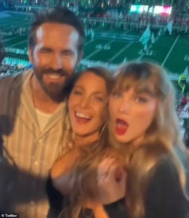 Ryan Reynolds évite la controverse sur le mariage de Taylor