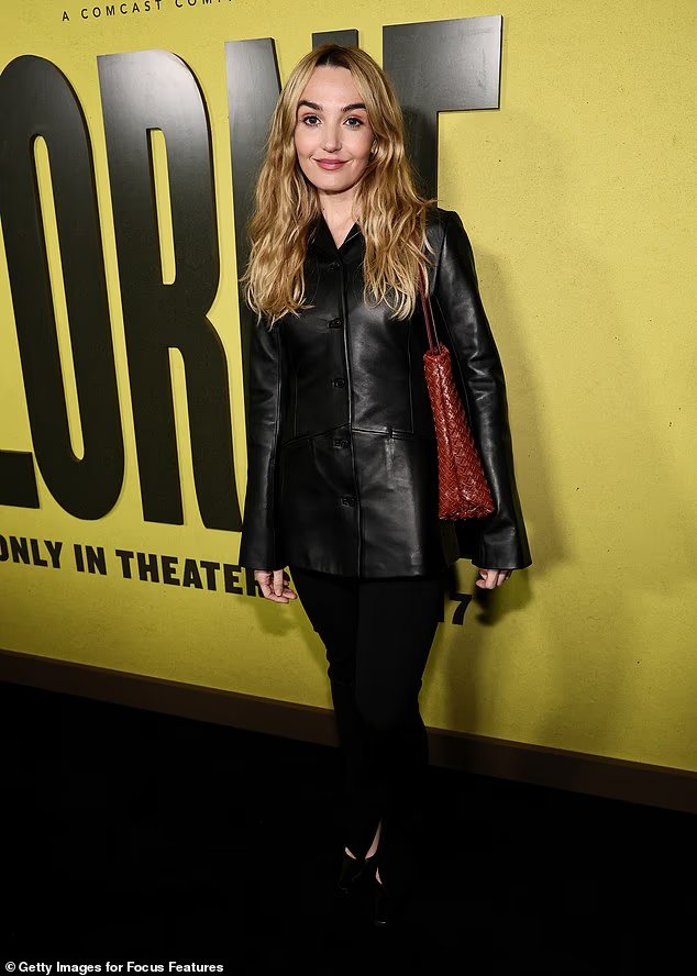 SNL prend la défense de Chloe Fineman alors que Show