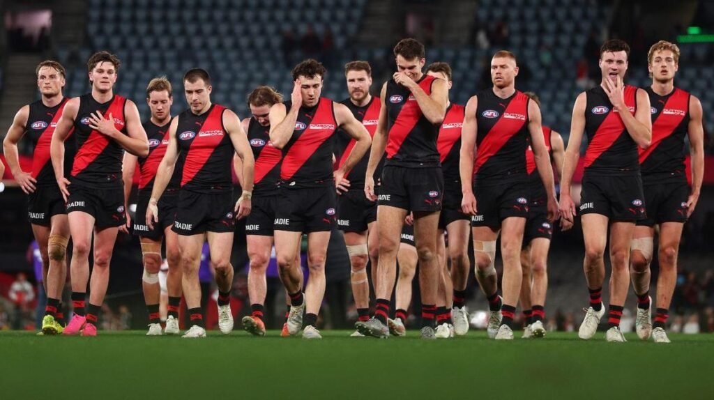 Se acercará a John Longmire entre los 10 mientras Essendon