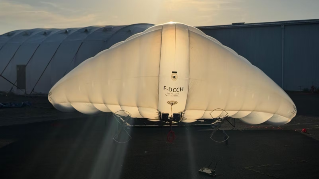Según se informa, este dron inflable de 24 pies puede