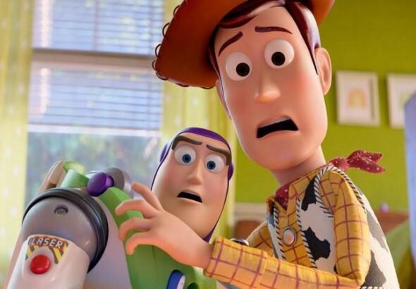 Toy Story 5 enfrenta los dispositivos al juego tradicional, pero