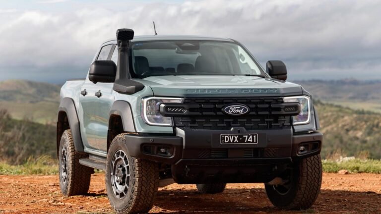 Toyota Land Cruiser Serie 70 y Ram 1500 se encuentran