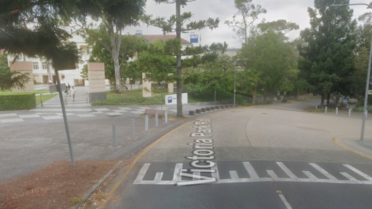 Un hombre de Brisbane resulta gravemente herido tras un violento