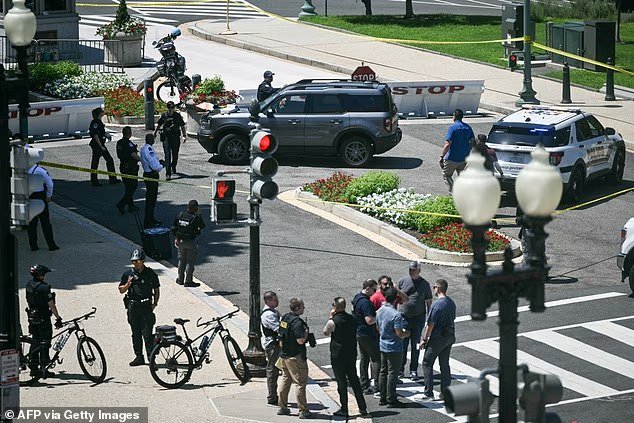Un homme armé arrêté au Capitole des États-Unis alors que