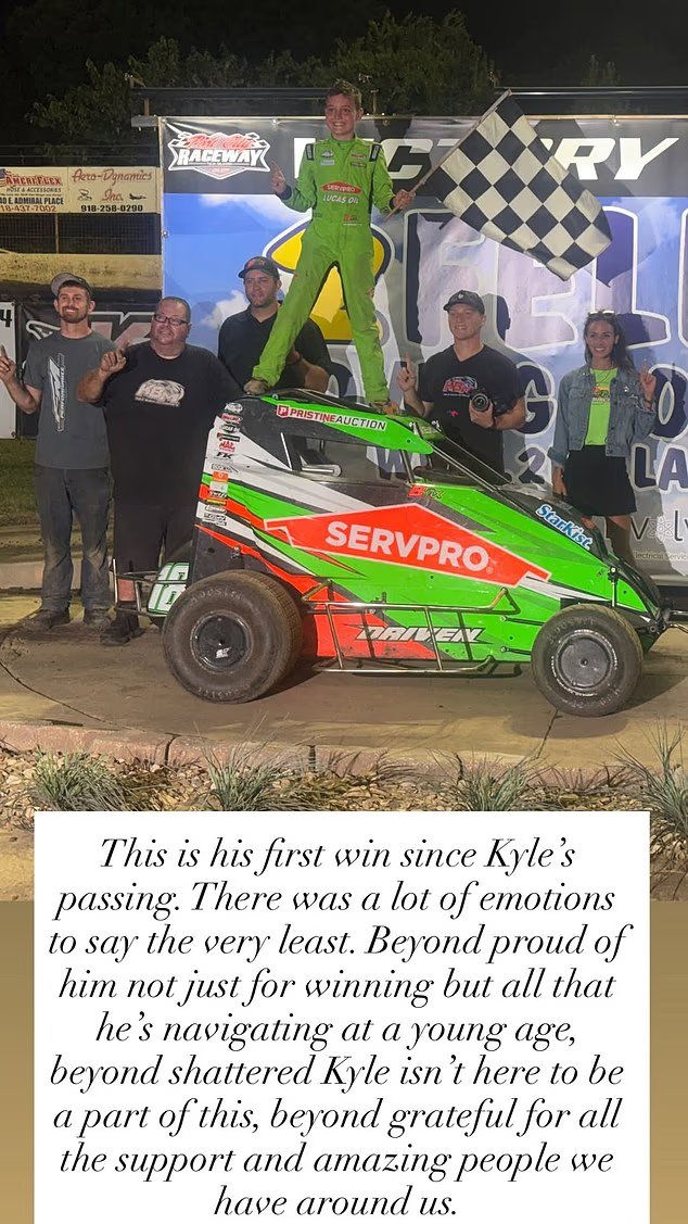 Un moment d'émotion. Le fils de Kyle Busch, 11 ans,
