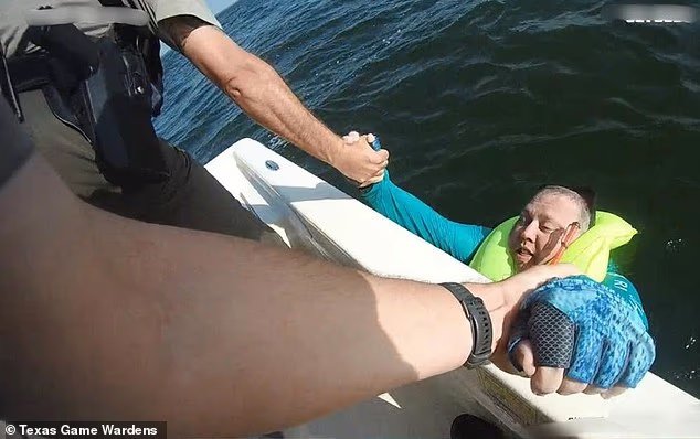 Un pêcheur du Texas a été miraculeusement sauvé du lac
