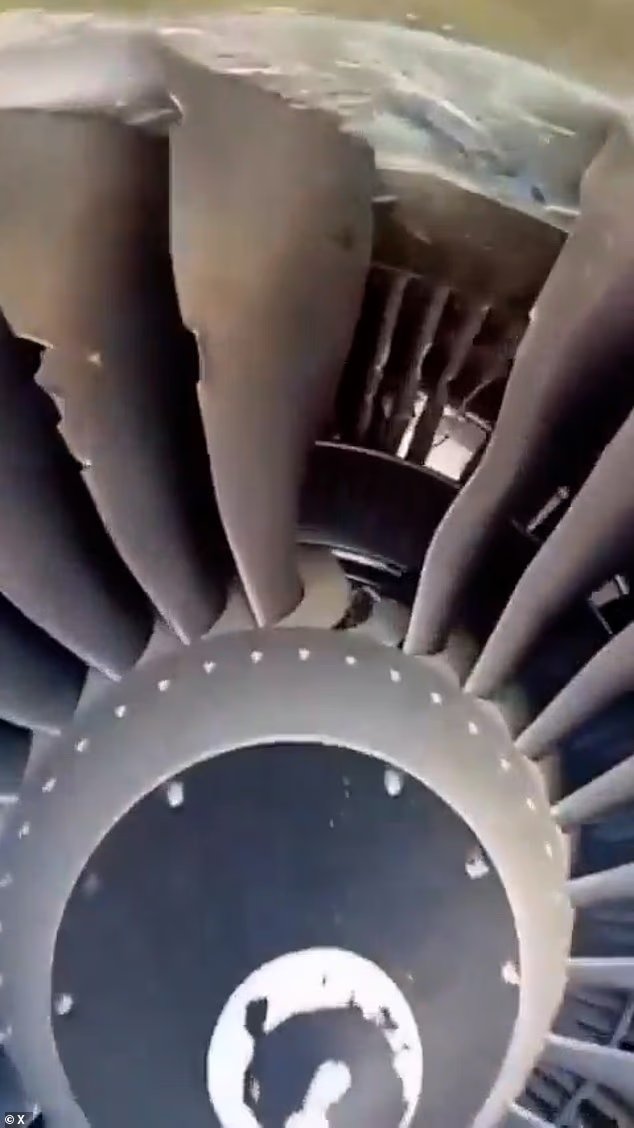 Une nouvelle vidéo montre le moteur brisé d'un avion Ryanair
